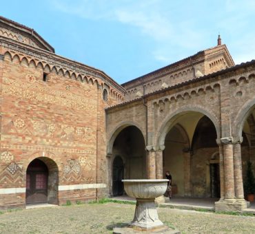 Bolonia: siedem kościołów w jednym kościele